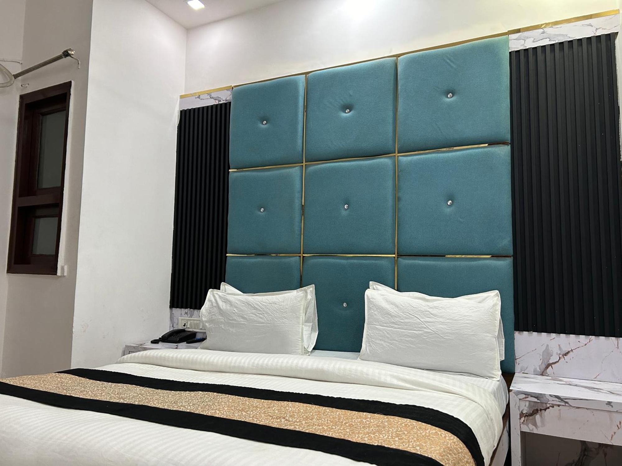 Guest house Hare Krishna Near Railway Station *
